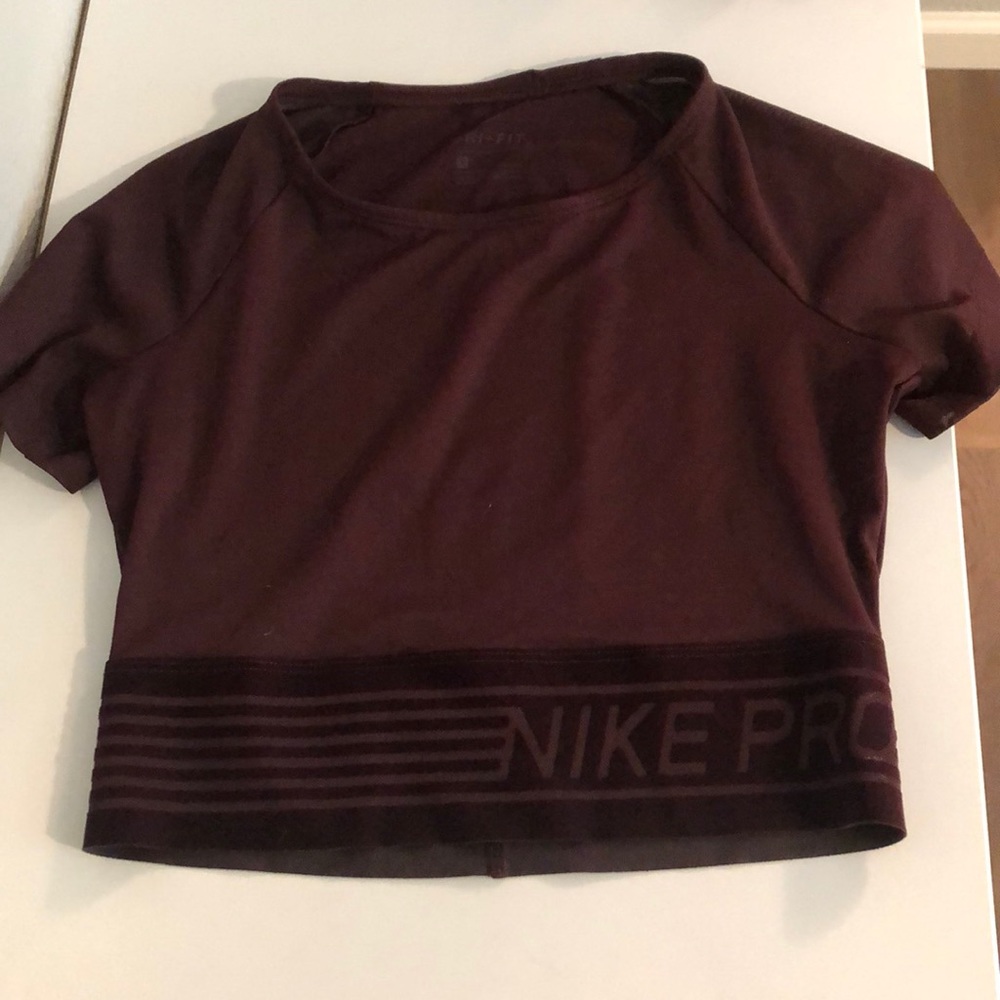 Nike Dri-Fit crop top mesh sleeves
